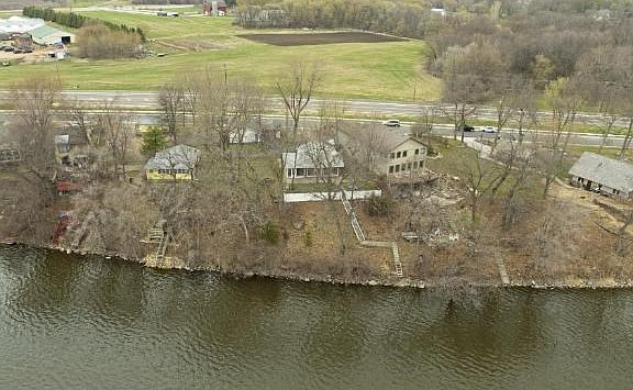 Escape the concrete world to a natural setting. Tree filled lot for added privacy.