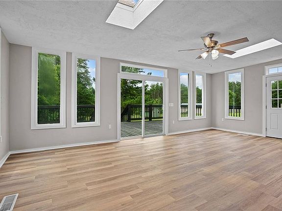 3rd image of 9083 Mount Carmel Rd