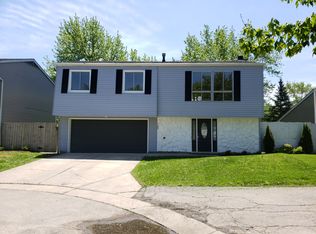 165 Highbury Dr, Elgin, IL 60120