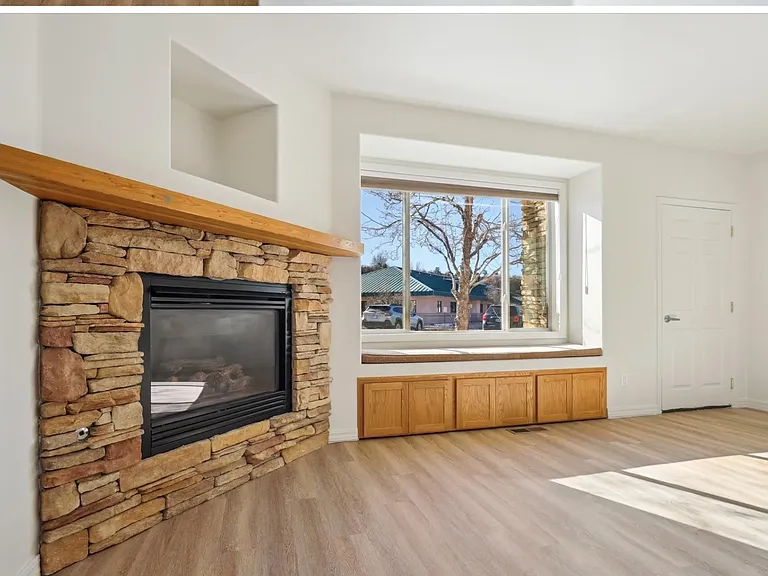 35 Sunshine Ct #2 — Photo 5