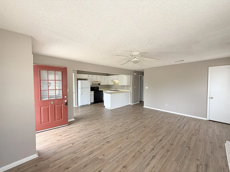 3929 Highridge Dr SW — Photo 5