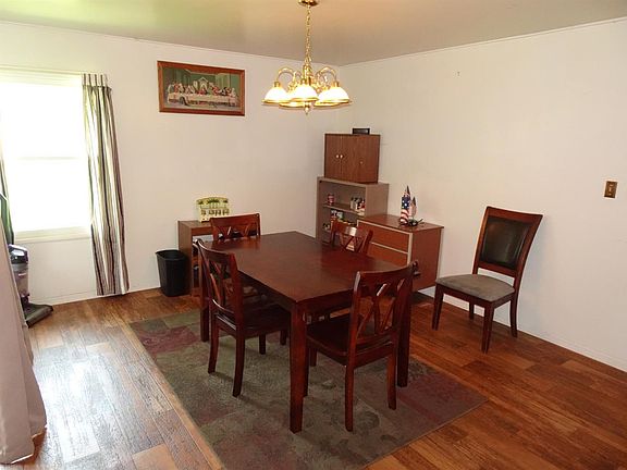 4th image of 315 Carlson Dr