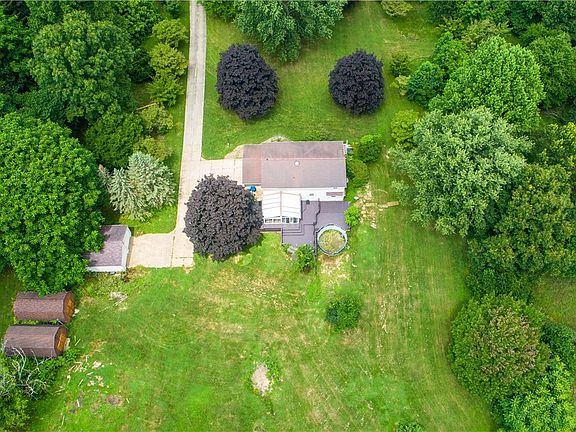 5th image of 3210 Vanderhoof Rd