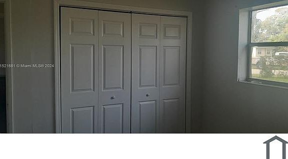 5th image of 1130 NW 18th Ct