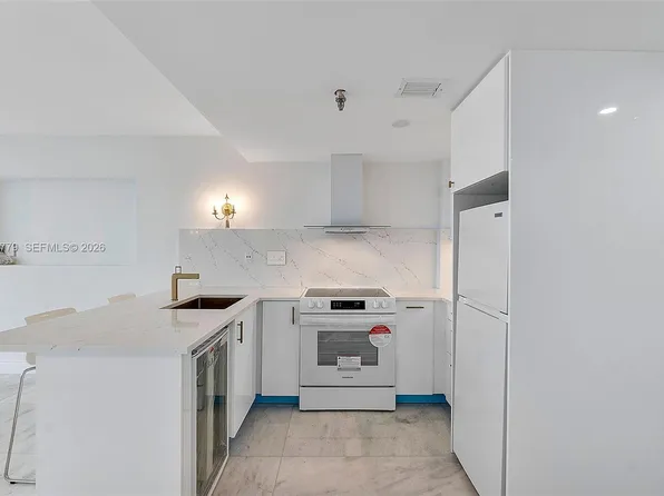 540 Brickell Key Dr APT 928, Miami, FL 33131