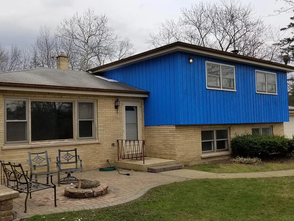 29W730 North Ave