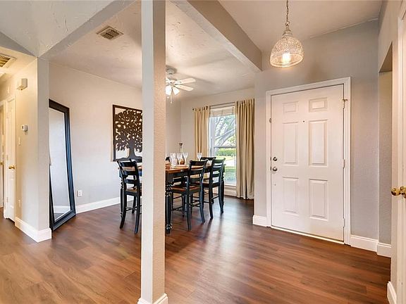 4th image of 8059 Berkshire Dr