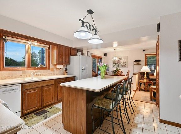 5th image of 961 Sandalwood Ct