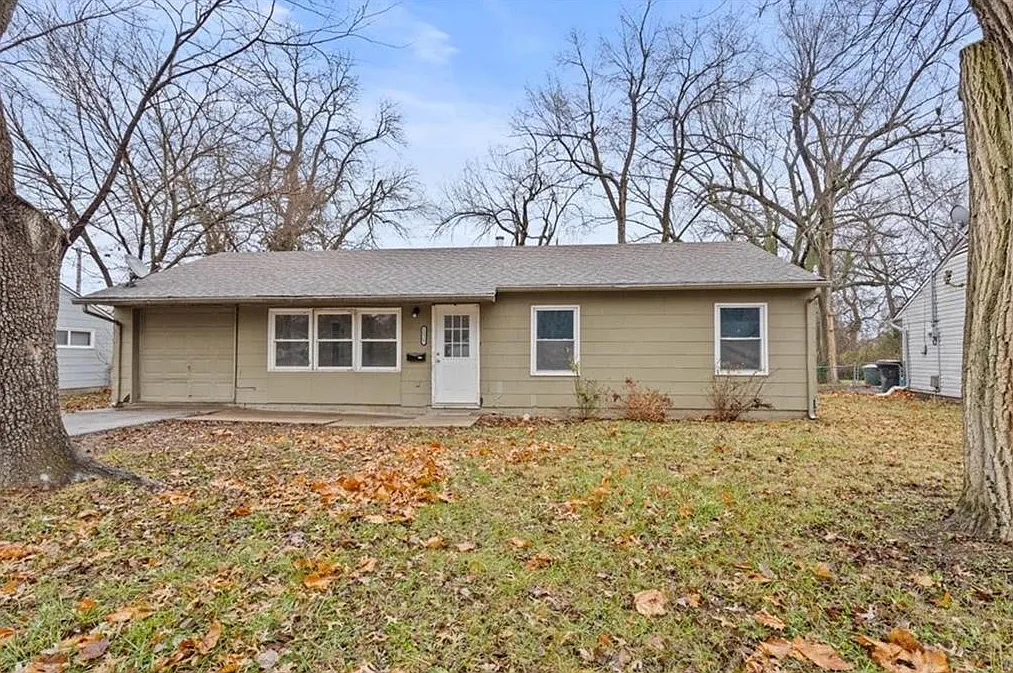 4 bed, 1176 sqft, $1,400 — Photo 1
