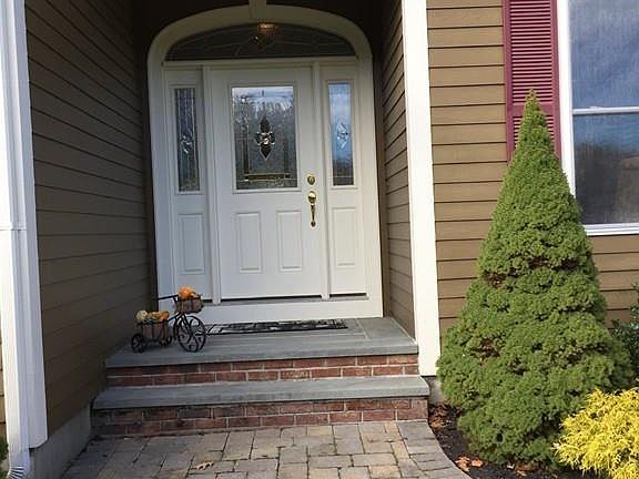 5th image of 132 Mary Catherine Dr