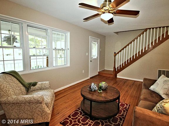 5th image of 8909 Walker St