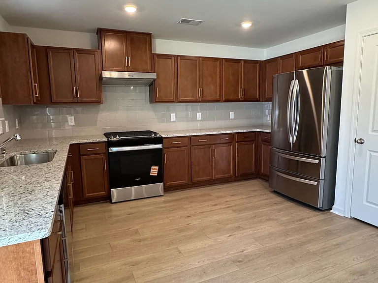 1020 Cunningham Farm Dr — Photo 9