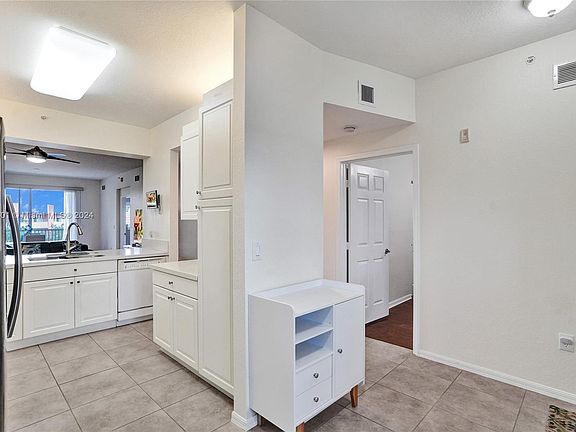 4th image of 7715 Yardley Dr APT 407