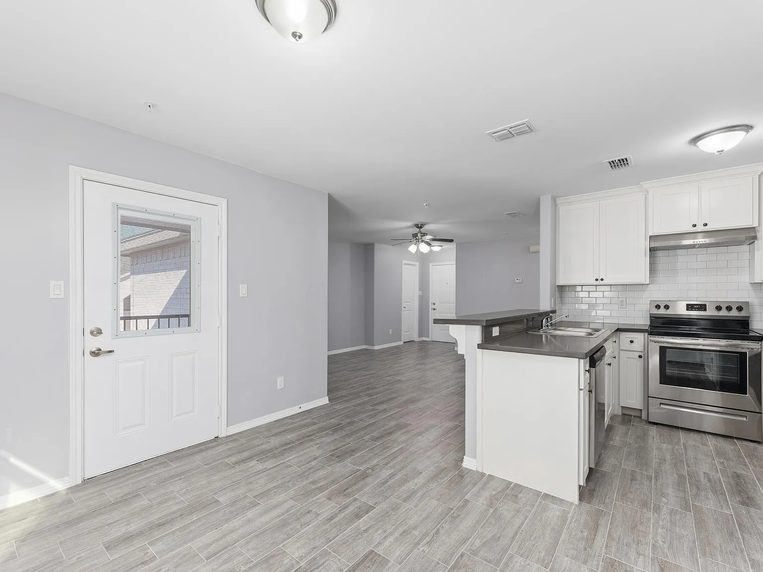 Amarville Apartments and Townhomes — Photo 4