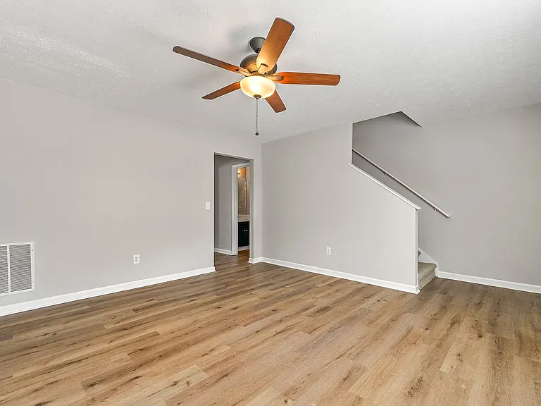 Westshire Townhomes — Photo 14
