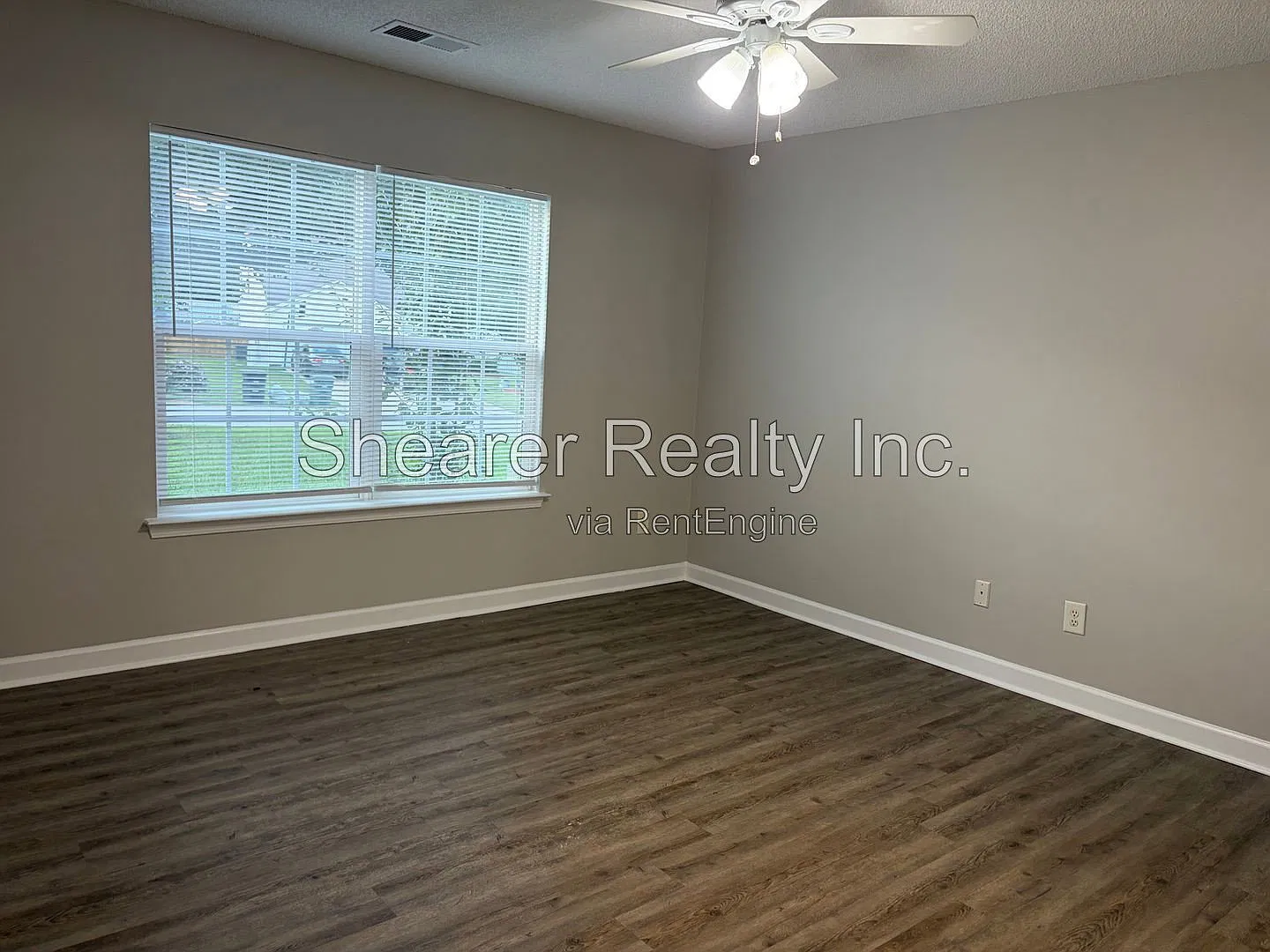 3 bed, 2.0 bath, 1204 sqft, $1,800 — Photo 4