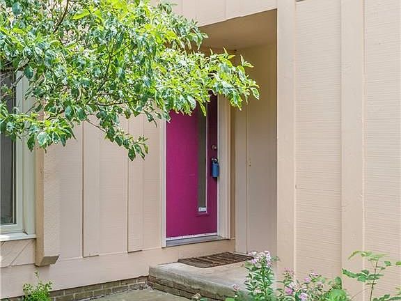3rd image of 4750 Tanglewood Cir NE