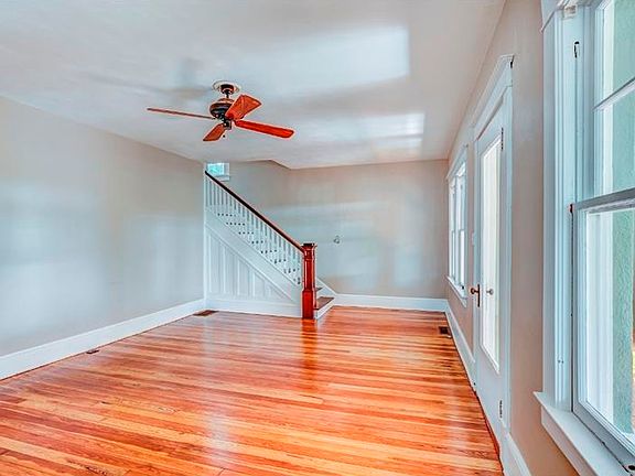 5th image of 613 N Grandview St
