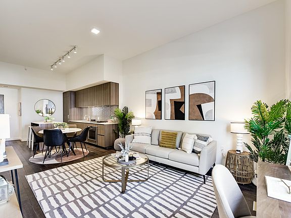 5th image of 1000 3rd St #4X3