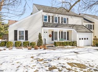 52 Pembroke Dr, Mendham, NJ 07945