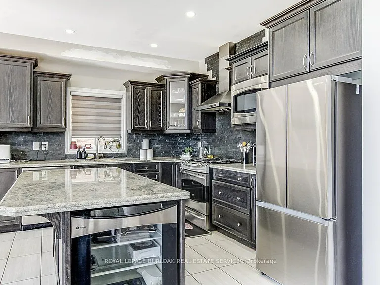 182 Fair St — Photo 12