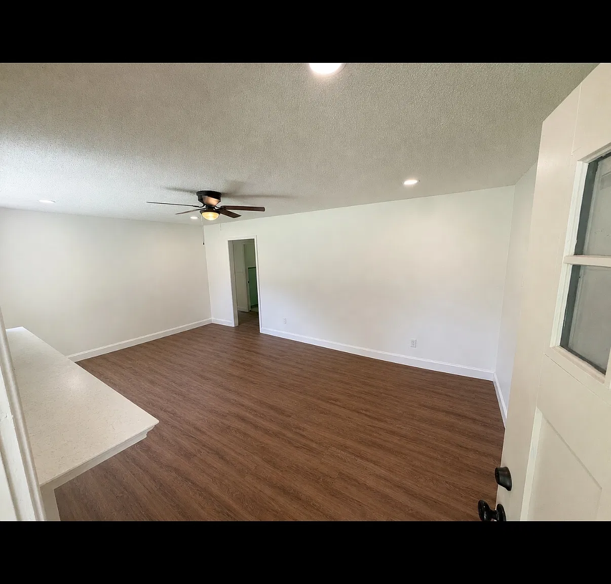 3 bed, 1426 sqft, $1,295 — Photo 2