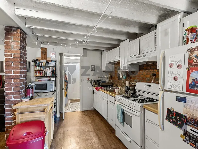 35 Bowen St #A — Photo 4