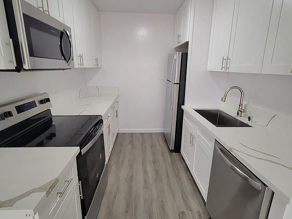 2nd image of 2161 W 25th St #14A