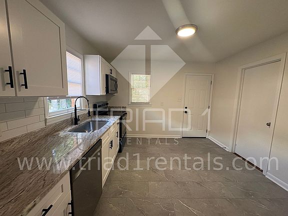 4th image of 702 W Fairfield Rd