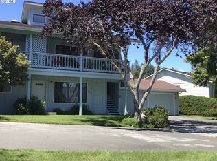 815 Brookhaven Dr APT C, Brookings, OR 97415