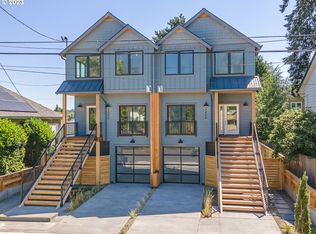 3220 SE 12th Ave, Portland, OR 97202