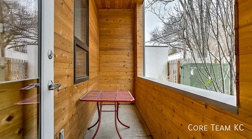 Two bed in Brookside! — Photo 2
