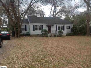 303 W Maple St, Clinton, SC 29325