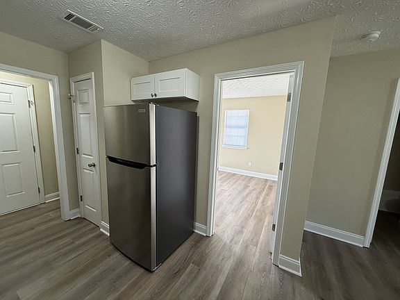 4th image of 251 Westchester Cir #1