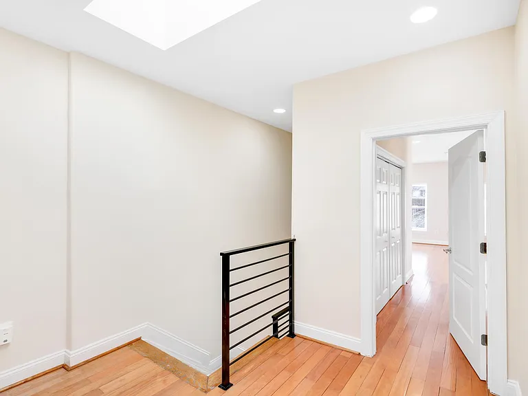 1809 4th St NW #1 — Photo 12