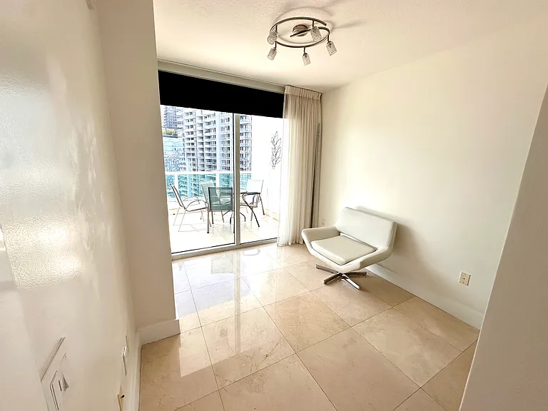41 SE 5th St #2408 — Photo 11