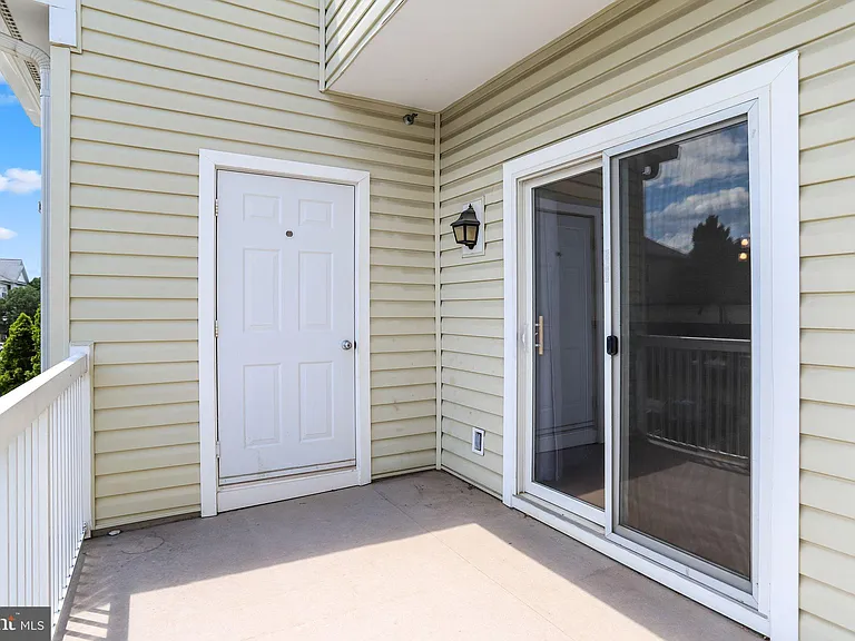 42526 Mayflower Ter — Photo 40