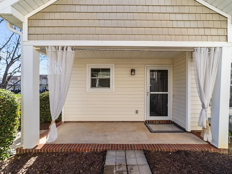 16842 Bridgeton Ln — Photo 33