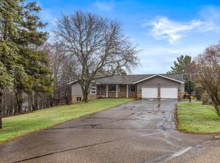 5499 Woodcrest Highlands Dr, Eau Claire, WI 54701