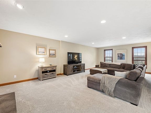 4th image of 5070 Cypress Dr