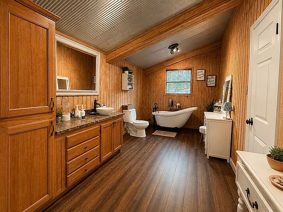 Master bath 