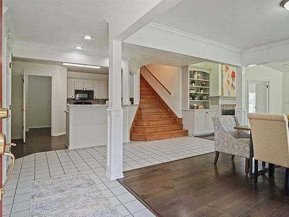 4th image of 9014 N Timberview Dr