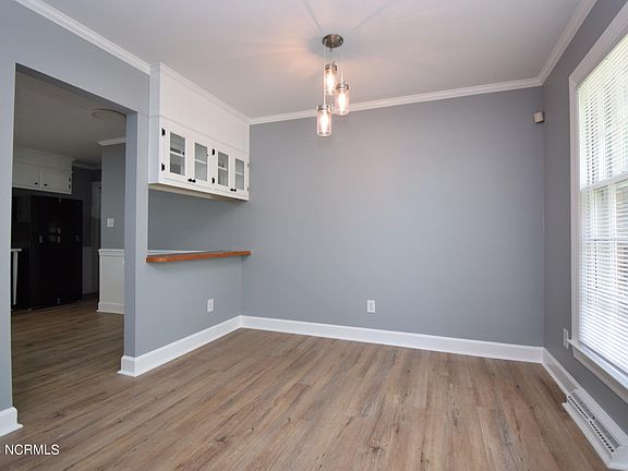 4th image of 209 Patrick St