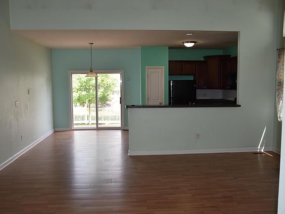 5th image of 4070 Leontria Ave