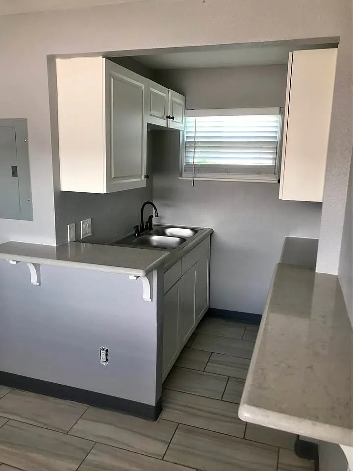 2 bed, 700 sqft, $1,399 — Photo 2