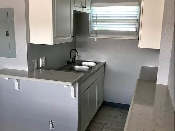 4th image of 4999 S Ridgewood Ave APT 2