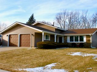 1104 Sharon Ln, Schaumburg, IL 60193