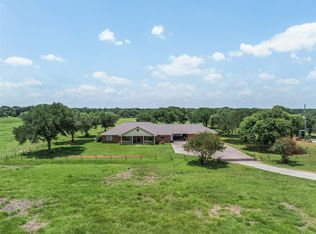 4231 Johnston Rd, Wallis, TX 77485