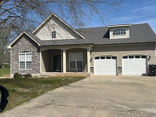 1st image of 992 Ernest Stewart Dr