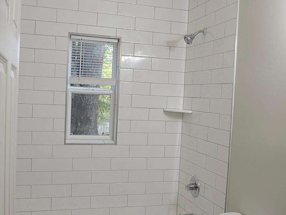 5th image of 14 Stafford St NW #B
